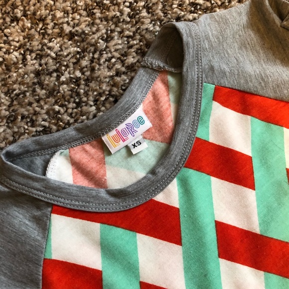 LuLaRoe Randy T-shirt - Picture 3 of 4